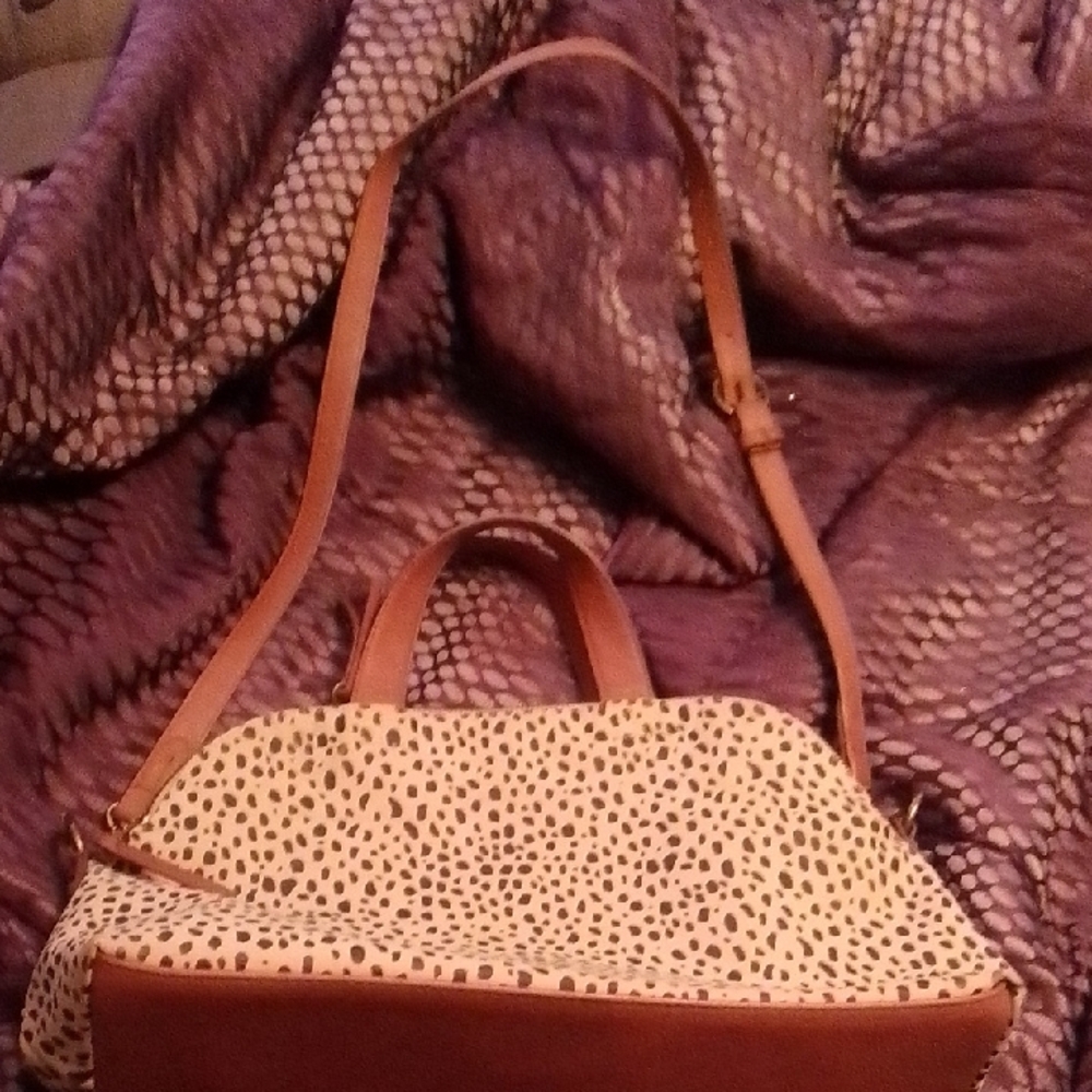 Universal Thread Tan and Cream Shoulder Bag